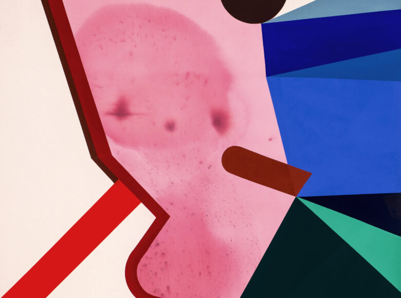 Obraz Basi Bańdy pod tytułem "Myślę o domu", ekolina, akryl na płótnie. Przedstawia figury geometryczne oraz o nieregularnych kształtach w odcieniach zieleni, błękitu, różu i czerwieni. Tło białe.