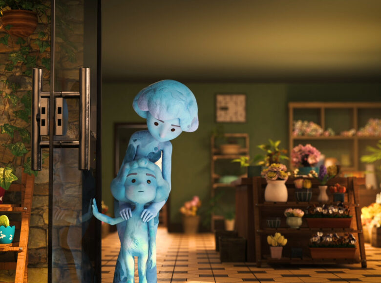 Kadr z filmu animowanego. Wnętrze kwiaciarni. Stoją w nim dwie błękitne postaci kobiety i dziewczynki.