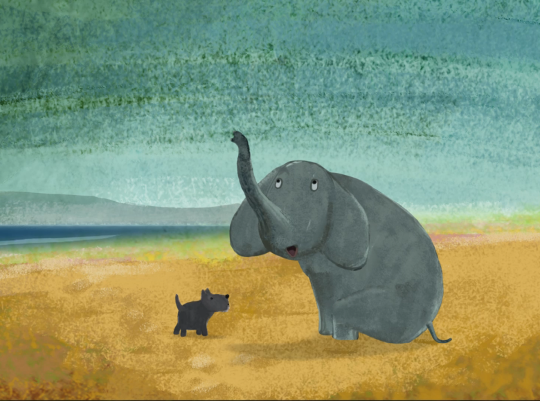 Kadr z filmu animowanego. Na żółtej ziemi, pod niebieskim niebem siedzi słoń. Obok niego stoi mały piesek.