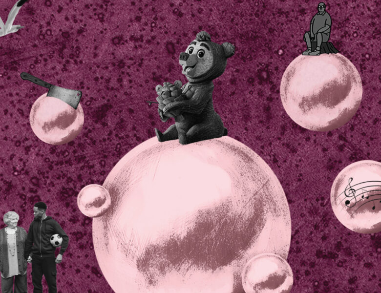 Kadr z filmu animowanego. Na tle nieba latają planety. Na jednej z nich siedzi niedźwiadek, na drugiej człowiek. W trzecią wbita jest siekiera. Na czwartej narysowana jest pięciolinia z nutami. Wokół planet lata ptak. Na dole kadru stoją obok siebie starsza kobieta i młody, czarny chłopak z piłką futbolową pod pachą. Kobieta i chłopak trzymają się za ręce.