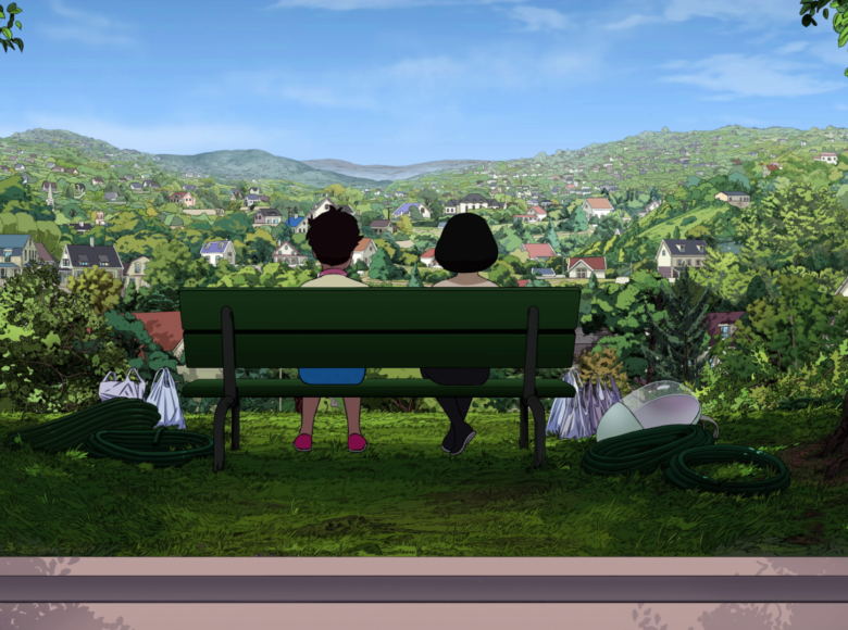 Kadr z filmu animowanego. Na ławce pod drzewami, tyłem do nas, siedzą dziewczyna i chłopiec. Przed ich oczami rozciąga się szeroki widok na wzgórza, na których stoją domu i rosną drzewa.
